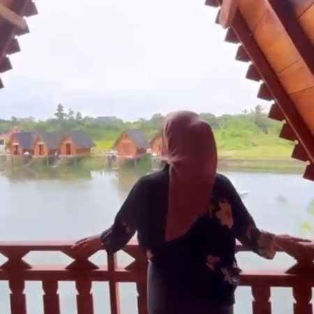 Resort & Resto Talaga Sundayana Subang Esterno foto