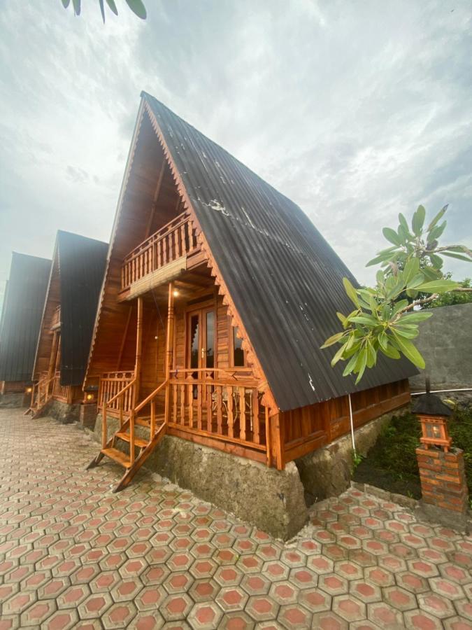 Resort & Resto Talaga Sundayana Subang Esterno foto